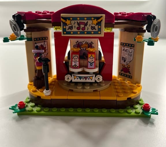 Lego Friends 41334 Andrea’s parkframträdande