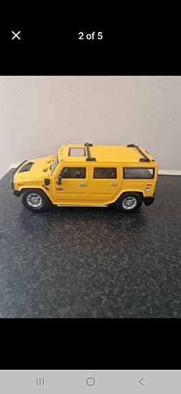 ny gul Cartronic bil jeep modell