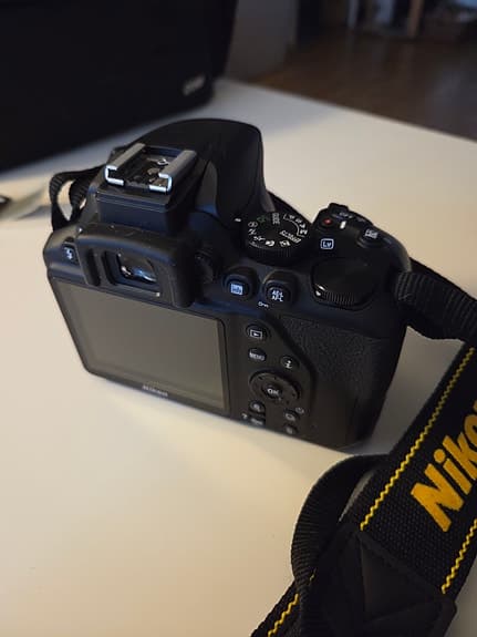 Nikon D3500 Systemkamera med objektiv och tillbehör