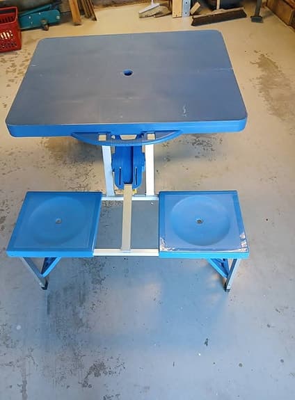 Hopfällbart campingbord med bänkar blå