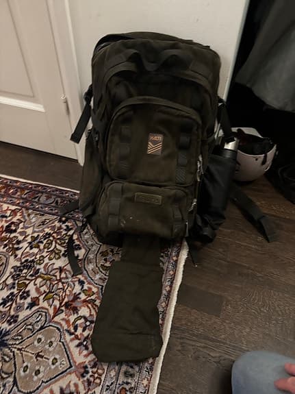 Halti Kaurus- jaktryggsäck med pall och vapenhållare