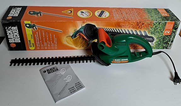 Black & Decker GT246 elektrisk häcksax häcktrimmer häckklippare trädgårdsmaskin