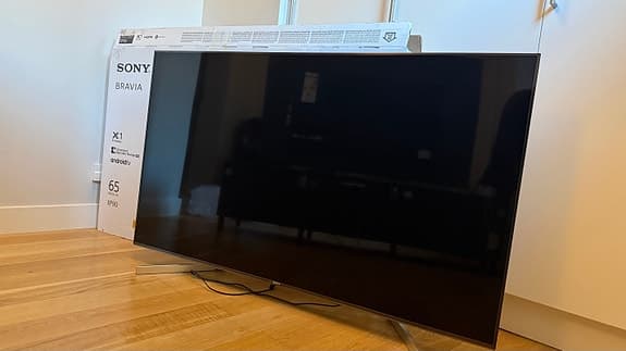 Sparsamt använd Sony 65 tums LED-tv 4K i väldigt bra skick!