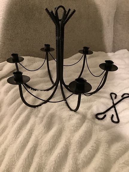 Ljuskrona i svart smide. Fin till julen!