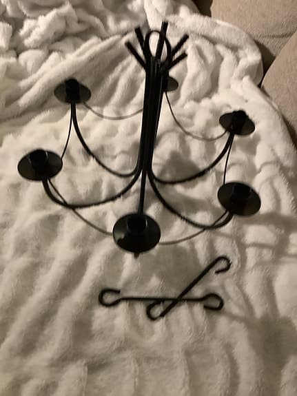 Ljuskrona i svart smide. Fin till julen!