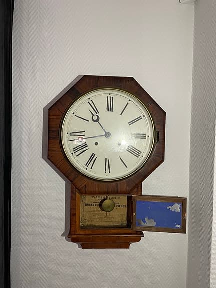 Amerikansk original  från Waterbury Clock Co väggklocka