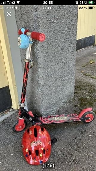 Street Scooter Barnsparkcykel Röd med Blomring och Hjälm