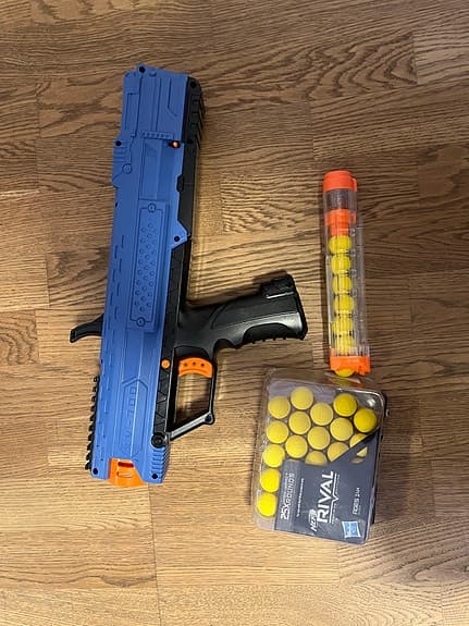 Nerf Rival Blaster med Gul Ammunition
