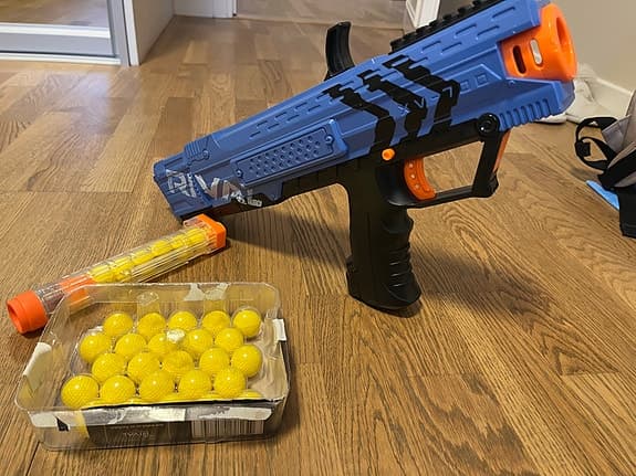 Nerf Rival Blaster med Gul Ammunition