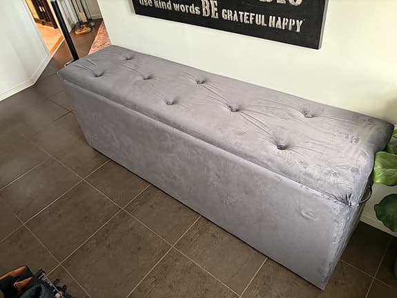 Väldigt fin förvarings bänk, avlastnings bänk