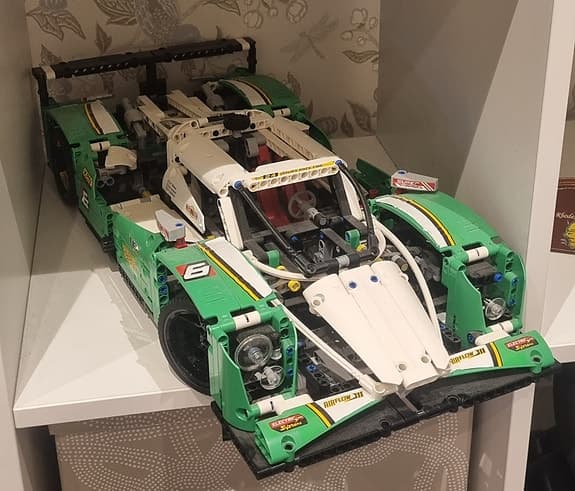 LEGO Technic 24-timmarsracerbil (set 42039).