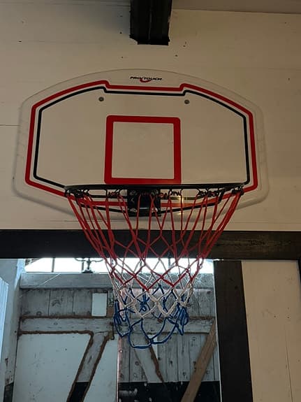 Basketkorg med nät