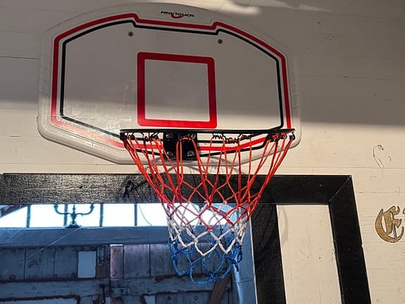 Basketkorg med nät