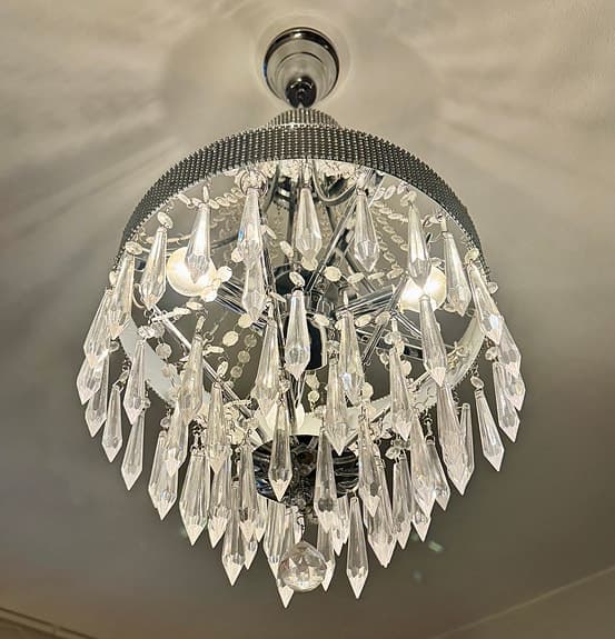 Elegant kristallinspirerad taklampa