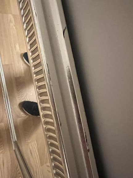 Spegel i silvermetallic till salu