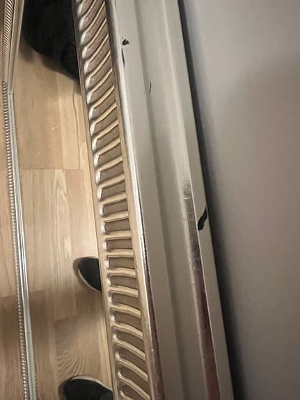 Spegel i silvermetallic till salu
