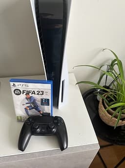 SÖKER PlayStation 5