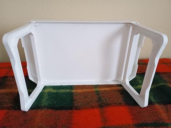 Sängbord för den sjuke eller för den late