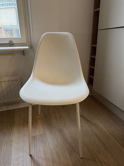 Matgrupp med 4 stolar