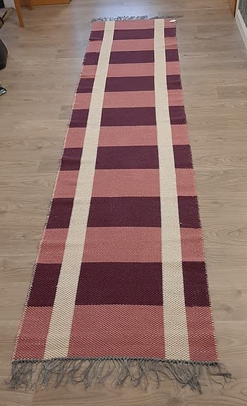 Hemvävd matta