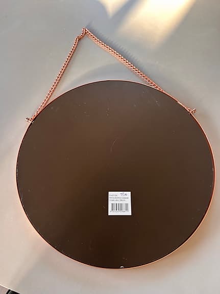 Väggspegel i koppar