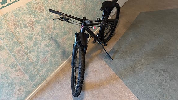 Specialized Pitch 27.5 Int Satin Black/Crimson/Rocket Red  Mountainbike