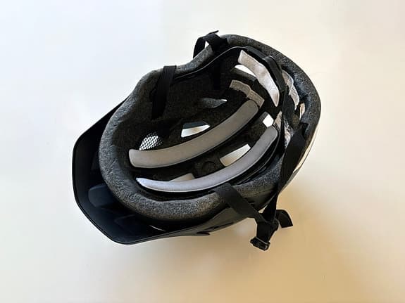 HighStuff Cykelhjälm svart (helmet)