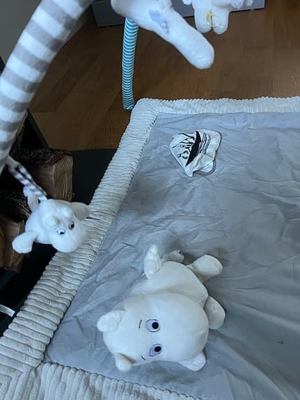Mumin Barnleksak Lekmatta med mjuk lekbåge och hängande figurer