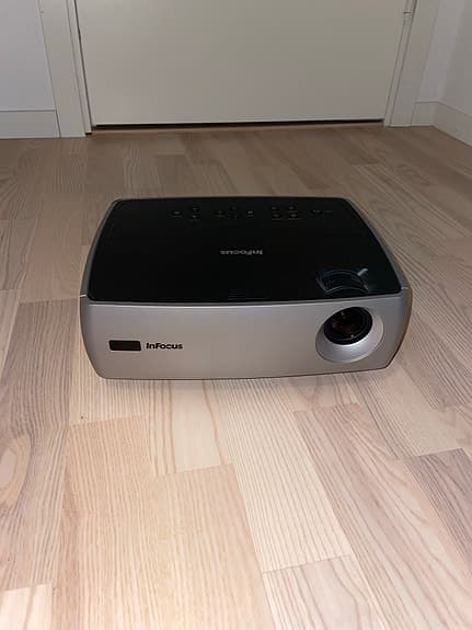 Projektor InFocus W260