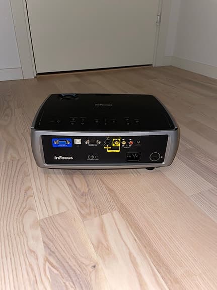 Projektor InFocus W260