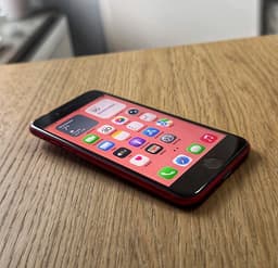 iPhone SE (2:a gen) 64 GB Product Red