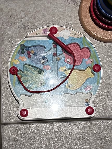 BRIO barnleksaker, Babblarnapussel, stapelleksak och magnetleksak