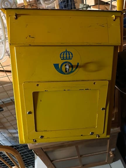 Gammal postlåda från 1945-48
