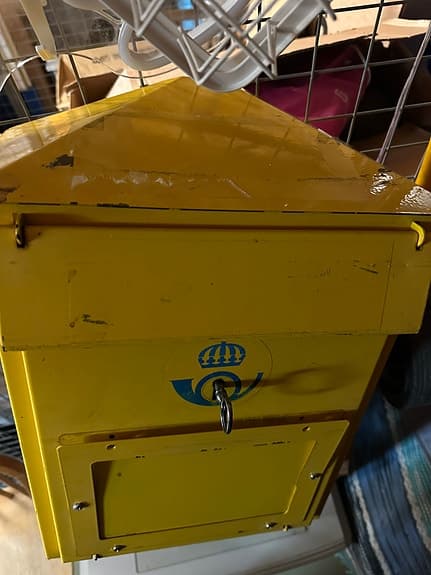 Gammal postlåda från 1945-48