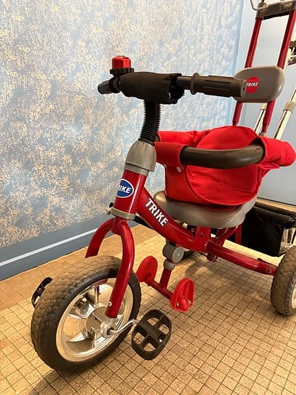 Trike Barncykel Röd med Solskydd och Korg