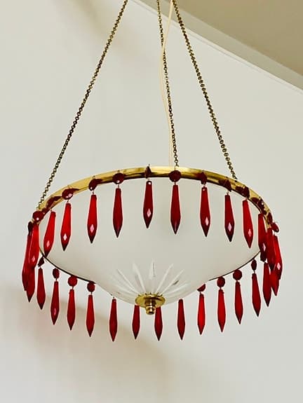 Gammal takkrona kristallkrona glas röda prismor 1910-tal