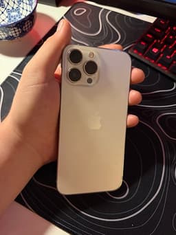 Apple iPhone 13 Pro 128 GB med olika skal