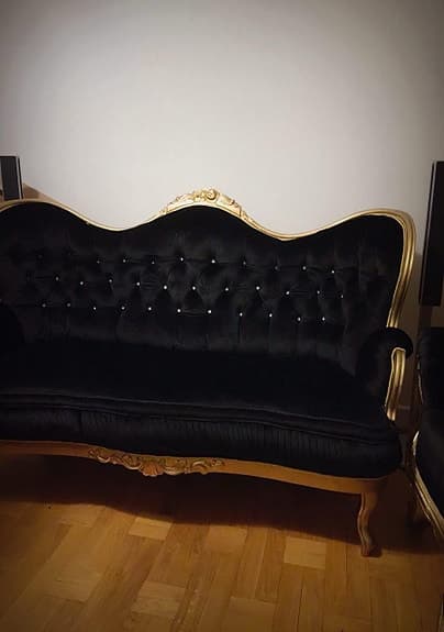 Lyxig soffgrupp i barockstil – 2 soffor + matchande väggtavla