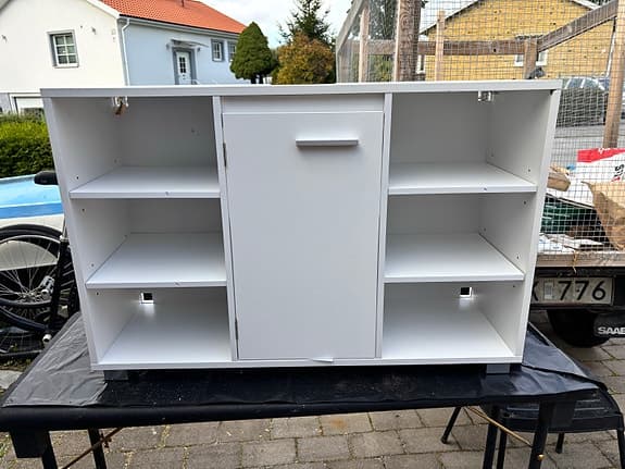 Kommod för tvättställ