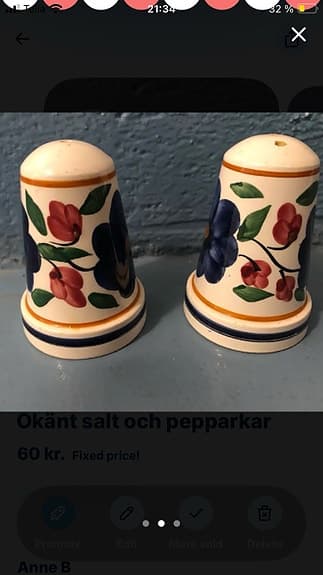 Salt- och pepparkar i keramik med blommönster