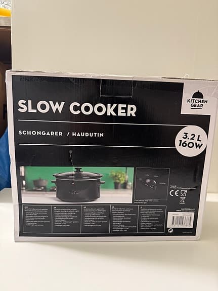 Slow cooker