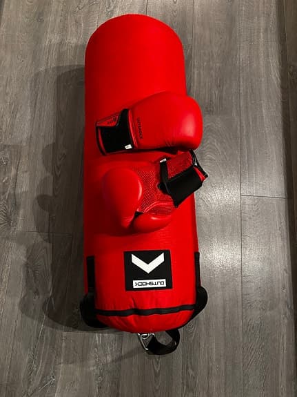 Boxningssäck och handskar