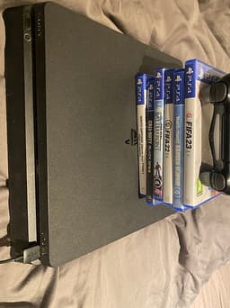 Sony PlayStation 4 Spelkonsol med fem spel