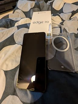 Motorola Edge 70 green
