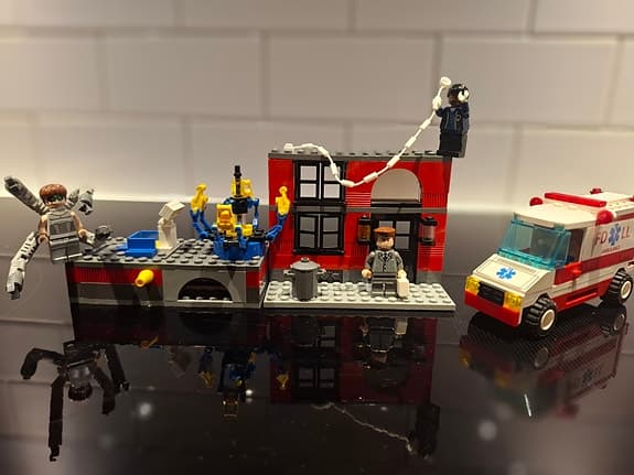 LEGO 4857 – Doc Ock’s Fusion Lab