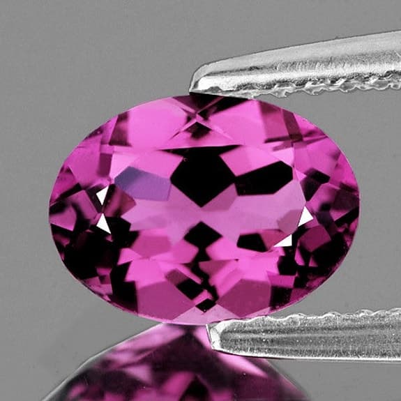 Naturlig rosa safir oval fasettslipad 0,52 carat