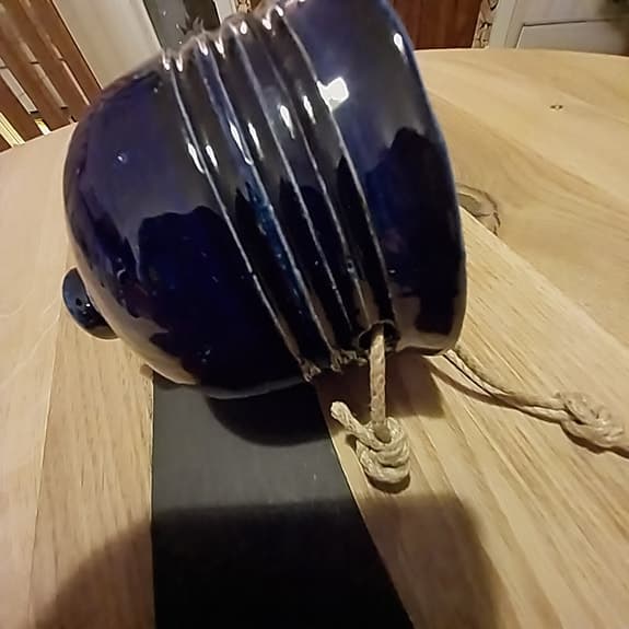 Retro miniatyr ampel tillverkad av Steninge blå komplett med snören. Keramik