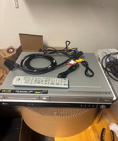 LG RC7000 DVD Recorder + VCR