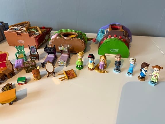 Disney lekset figurer och djur med tillbehör