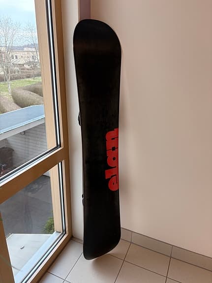 Elan snowboard 158 cm med bak-entry bindningar
